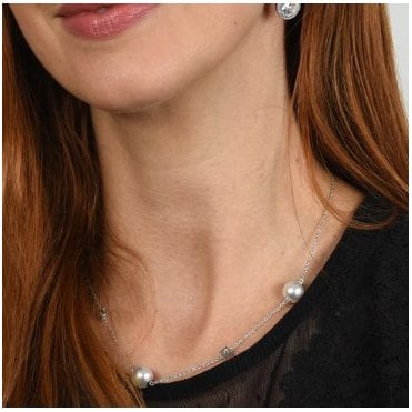 Halston short Necklace