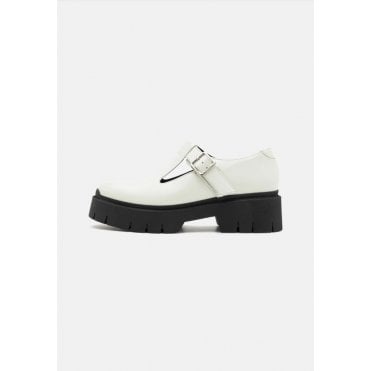 Mary-Jane Shoes in Leather with Stacked Logo