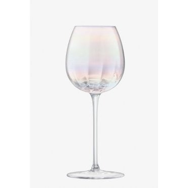 2 White wine glasses