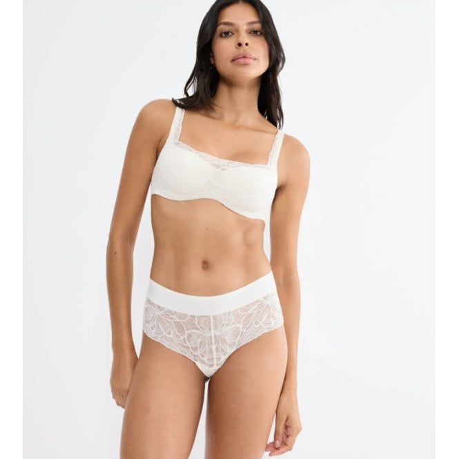 Triumph Body Make-Up Illusion Lace Shorty